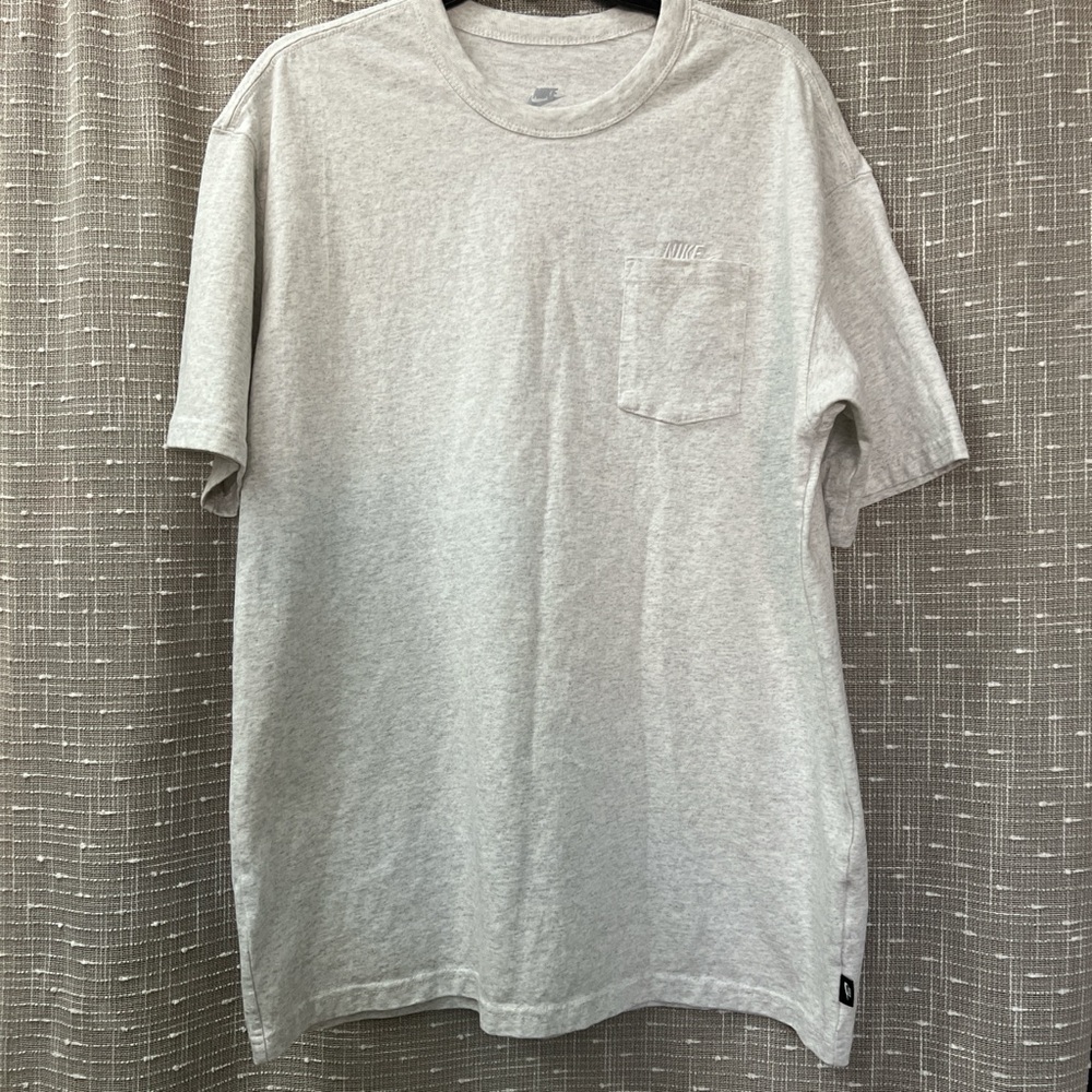 Mens Nike Premium Essential pocket Tshirt